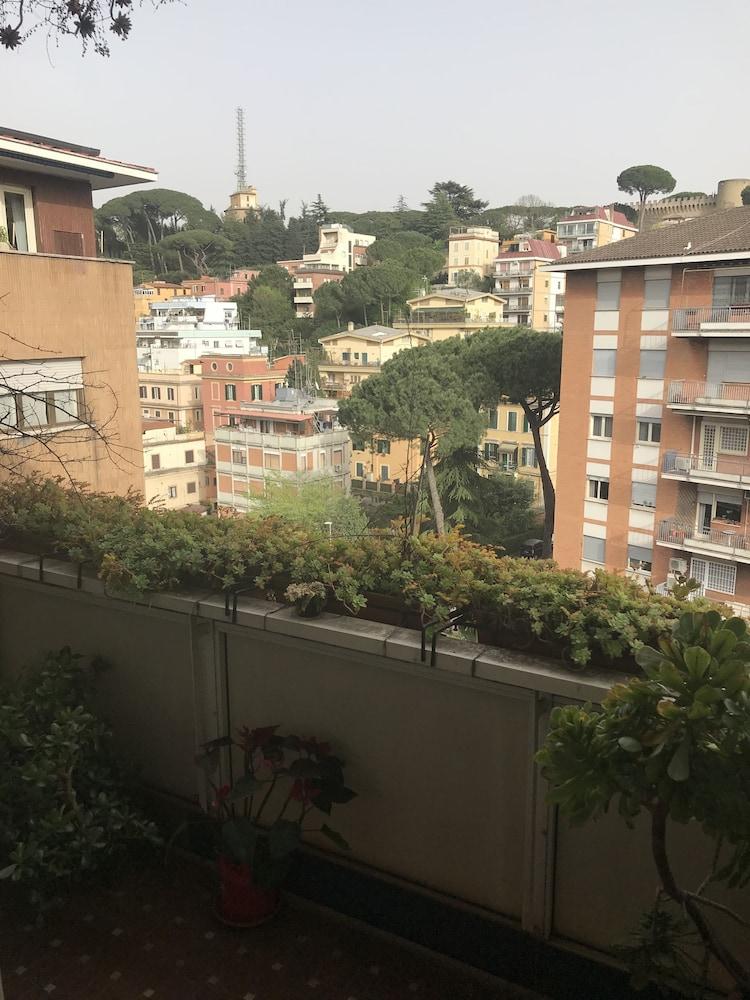 Le Finestre Sul Vaticano Rome Bagian luar foto